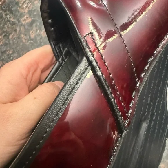Dansko - patent leather clogs red/burgundy marbled color - Picture 8 of 9